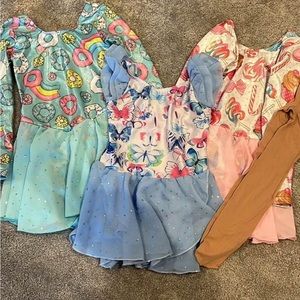 3 leotards (5T) and set of Capezo tights